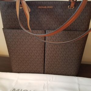 Michael Kors Bedford tote